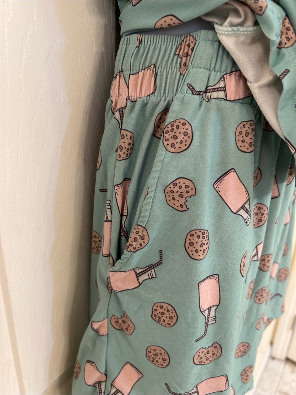 POP Fit Pajama Set Milk & Cookies Mint Green Print Tank and Lounge Shorts Large - Picture 5 of 7